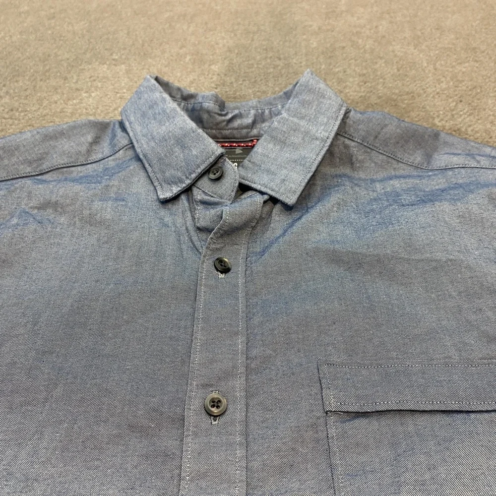 Under Armour Shirt Mens Large‎ Blue Chambray Long Sleeve Button Front Casual